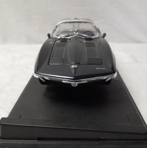Vintage 1961 Mako Shark Corvette Collectible Model Car - Picture 3 of 7